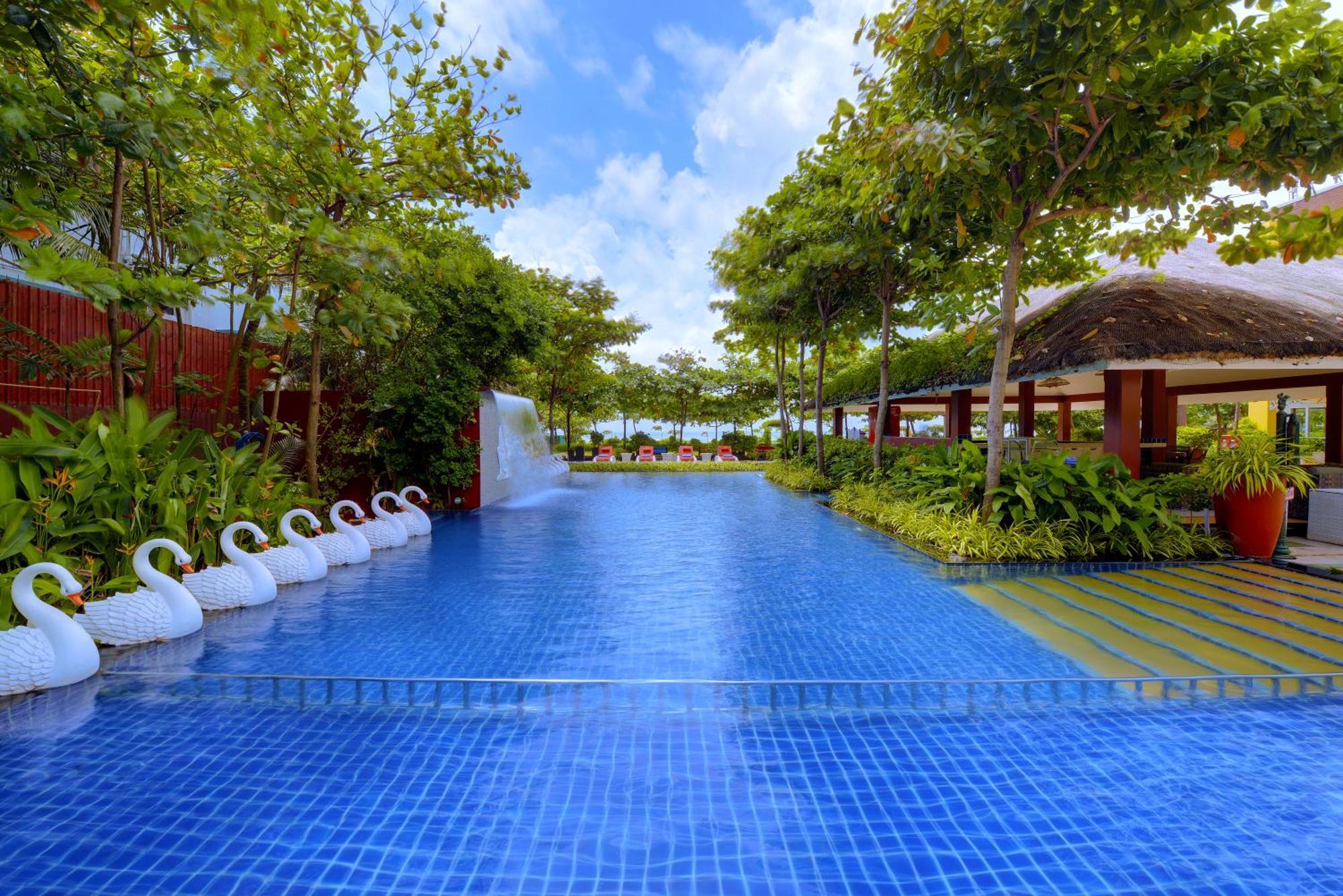 Mayfair Waves Puri Exterior photo