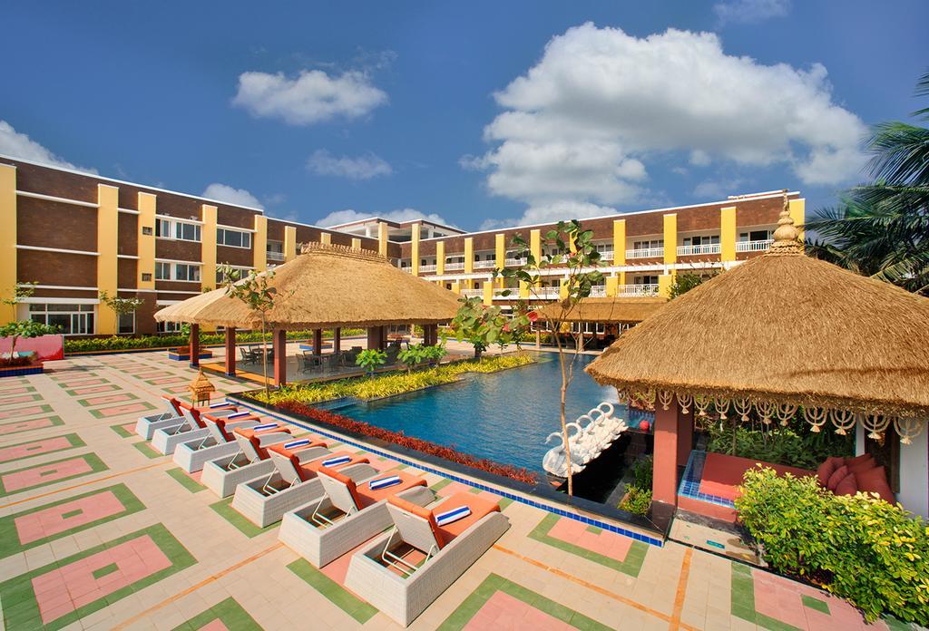 Mayfair Waves Puri Exterior photo