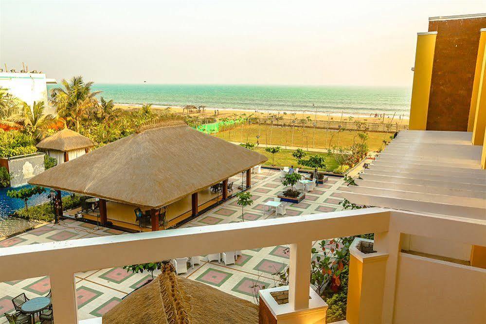 Mayfair Waves Puri Exterior photo